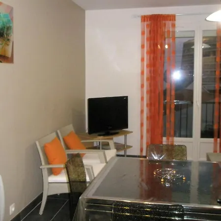 Apart 40 M2 Vue Lateral Mer Avec Garage Voiture